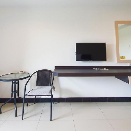 B Space Residence Nong Prue Exteriör bild