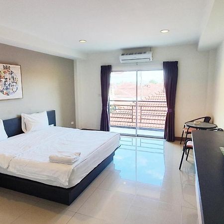 B Space Residence Nong Prue Exteriör bild
