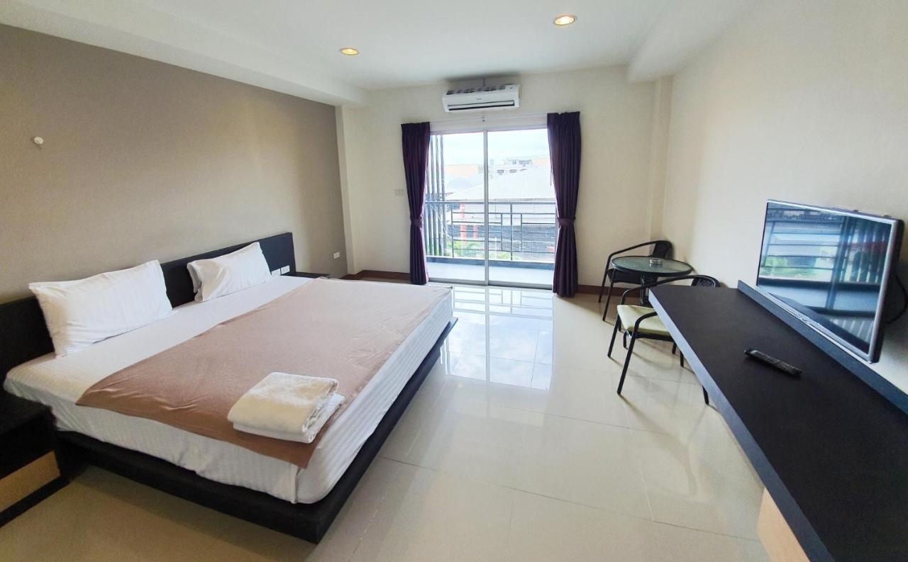 B Space Residence Nong Prue Exteriör bild