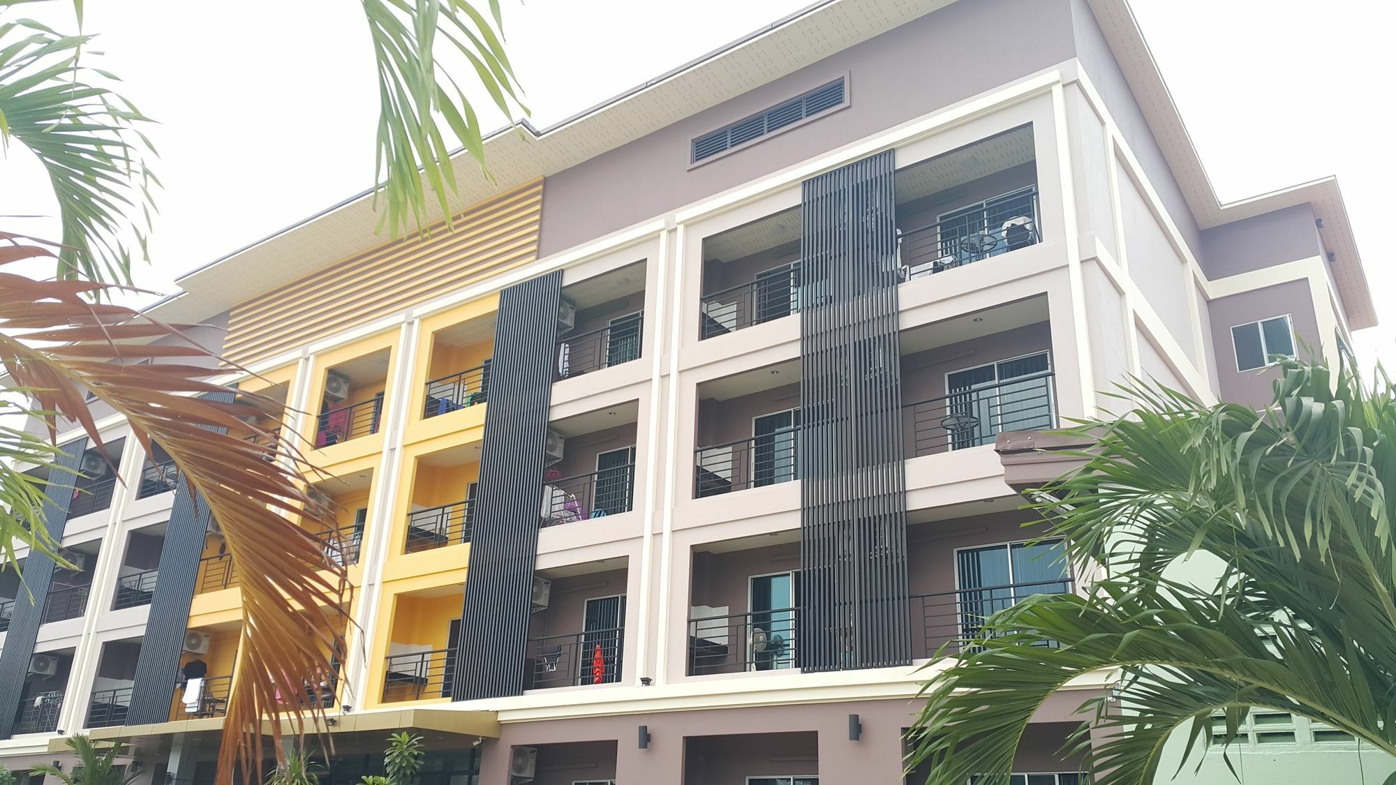 B Space Residence Nong Prue Exteriör bild