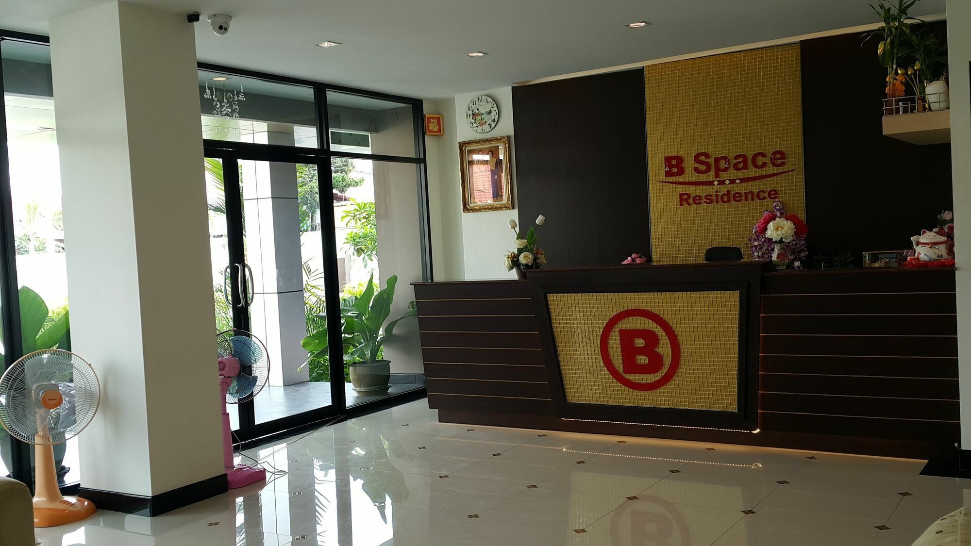 B Space Residence Nong Prue Exteriör bild