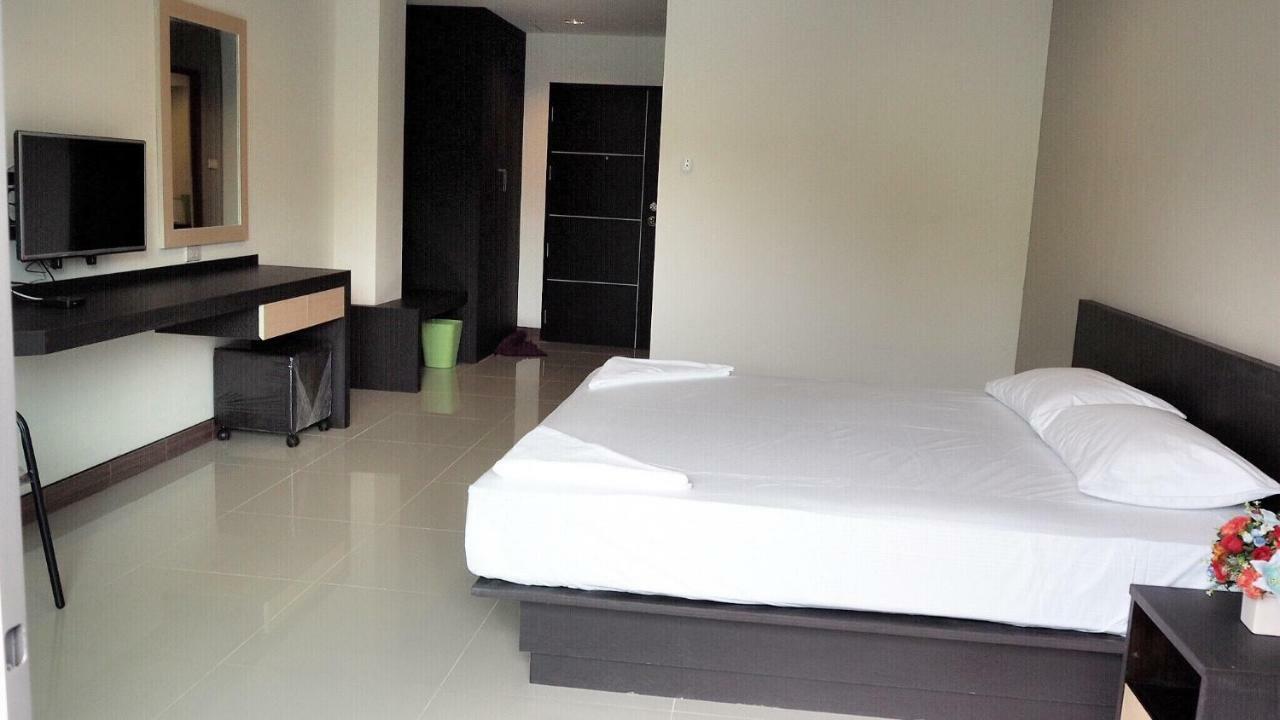 B Space Residence Nong Prue Exteriör bild